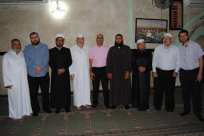 وفد من اكاديمية كفر برا للعلوم الشرعية يقيم صلاة التراويح في المسجد العمري الكبير بالرملة 